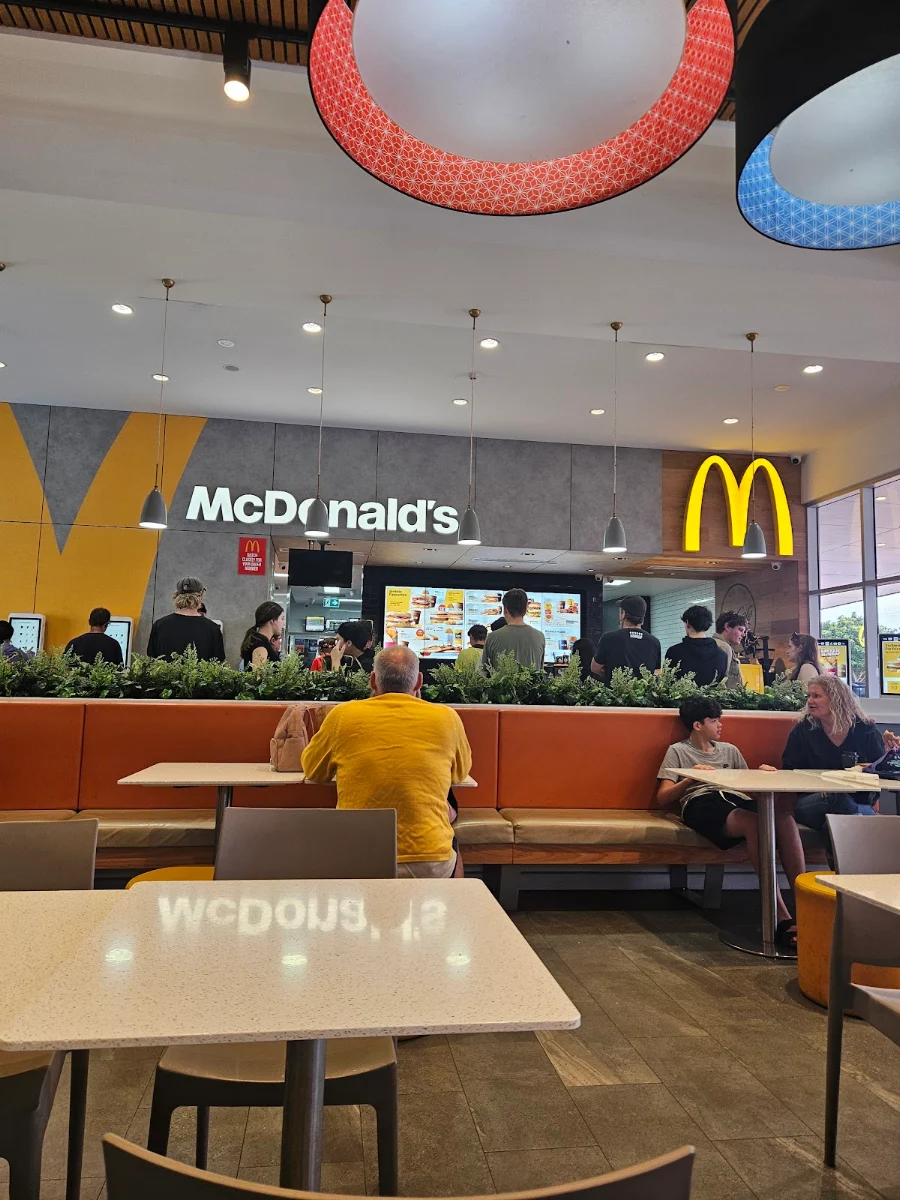 Vibe, Mcdonald's Traveston Service Centre