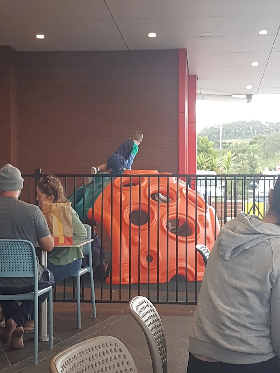Vibe, Mcdonald's Traveston Service Centre