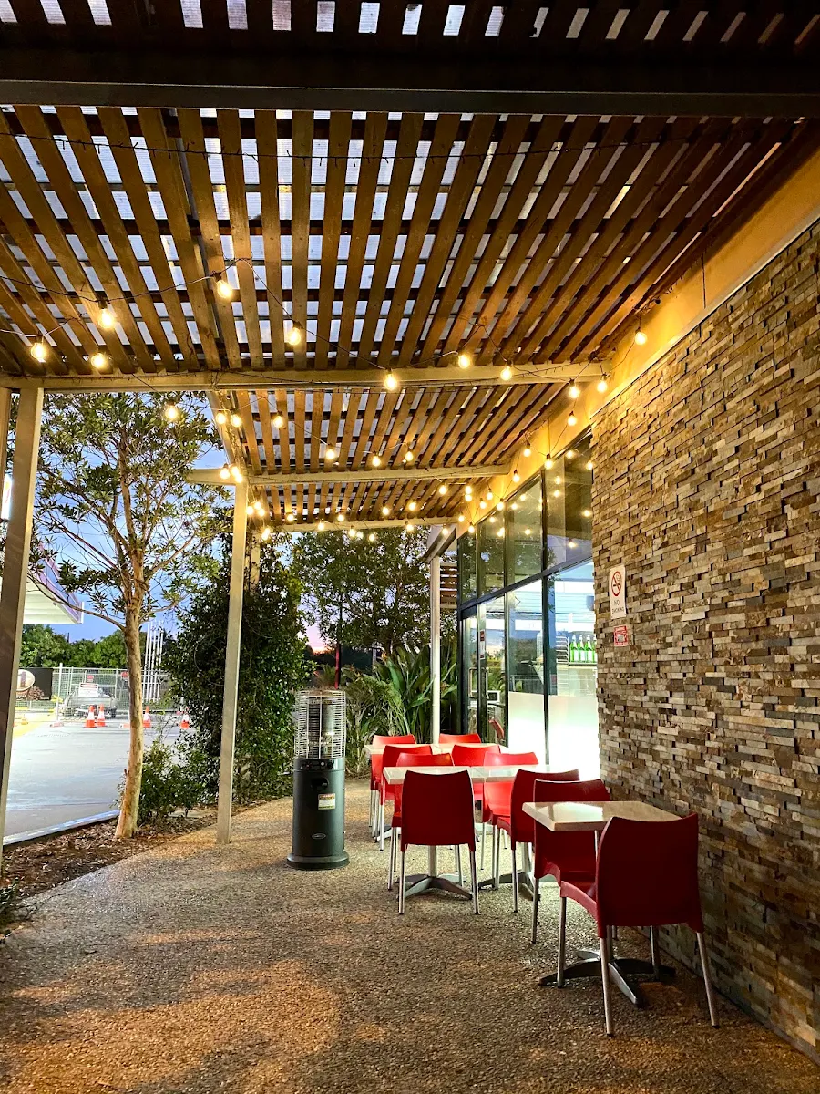 Vibe, Artie's Woodfire Pizza