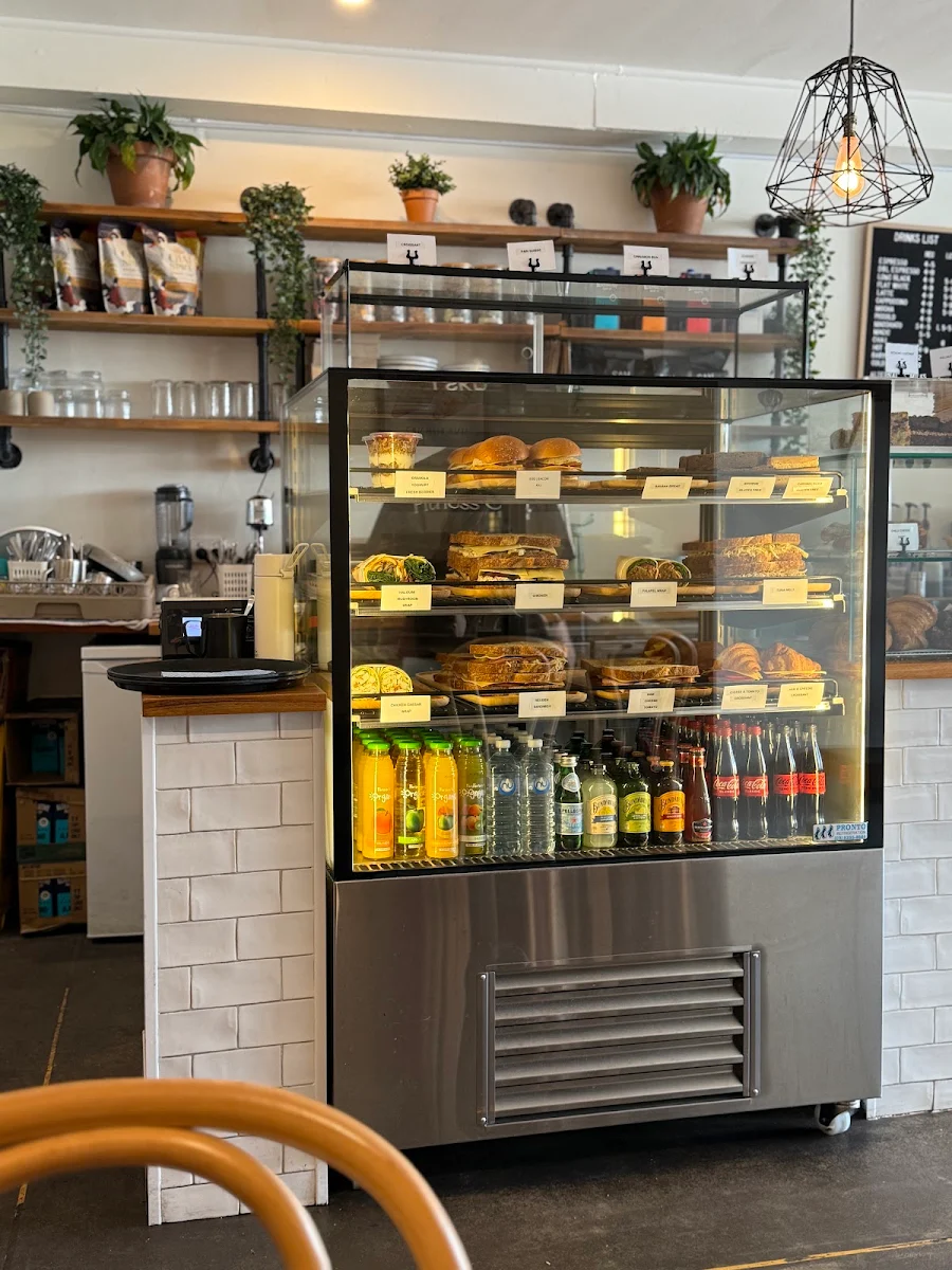 Vibe, Bezirk Cafe