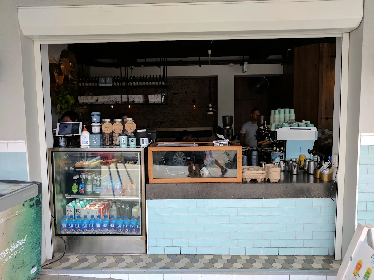 Vibe, Harrys Bondi