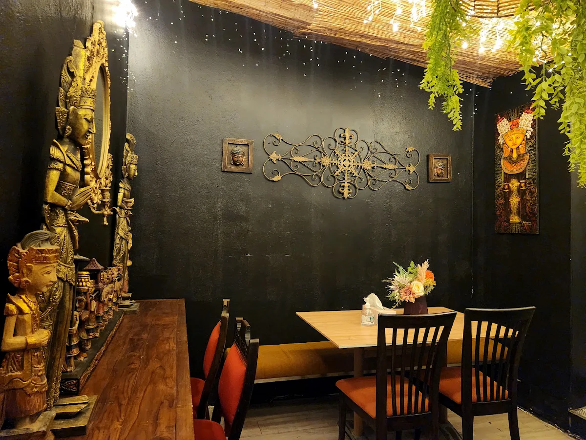 Vibe, Yumm Thai co co Wallsend