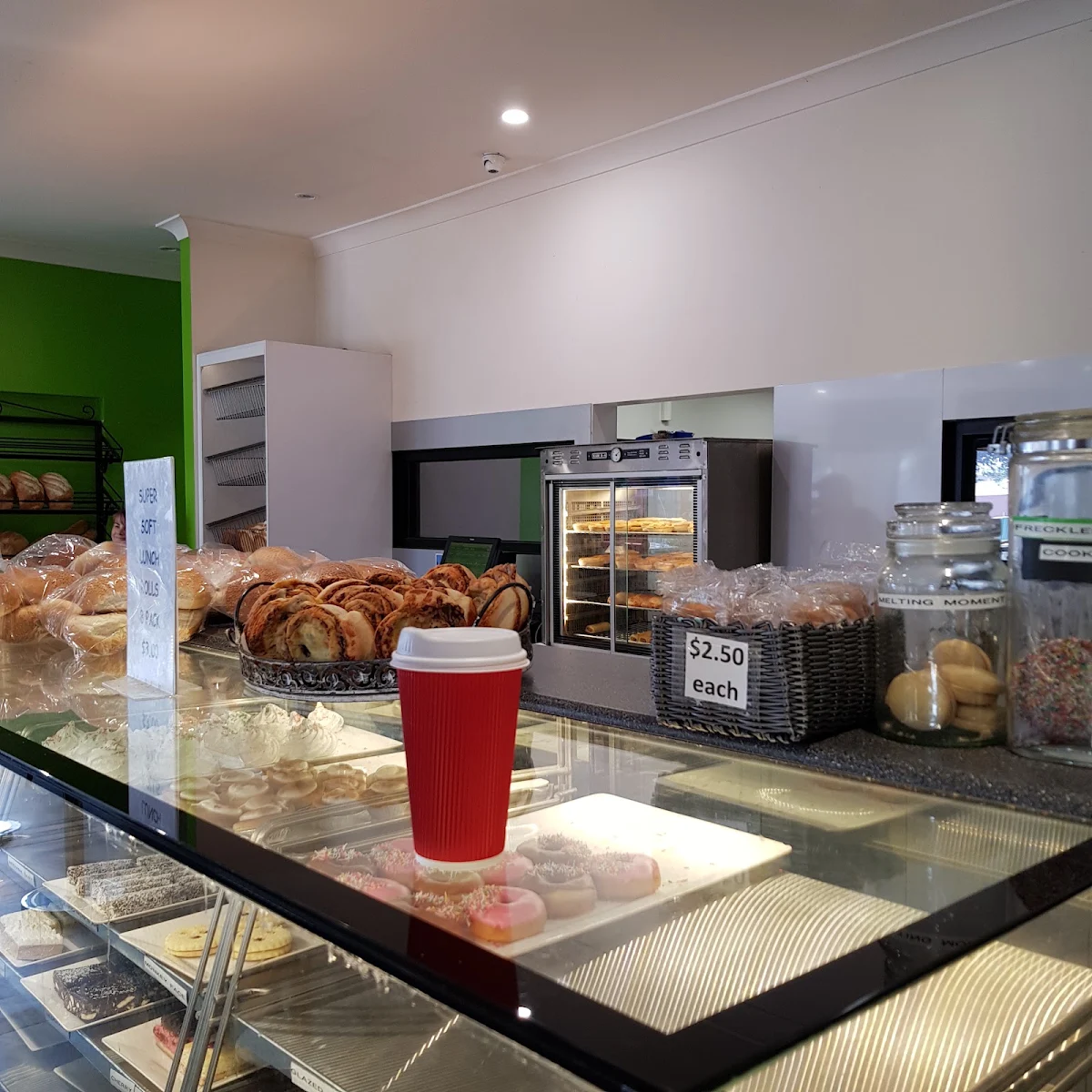 Vibe, Gray's Bakery