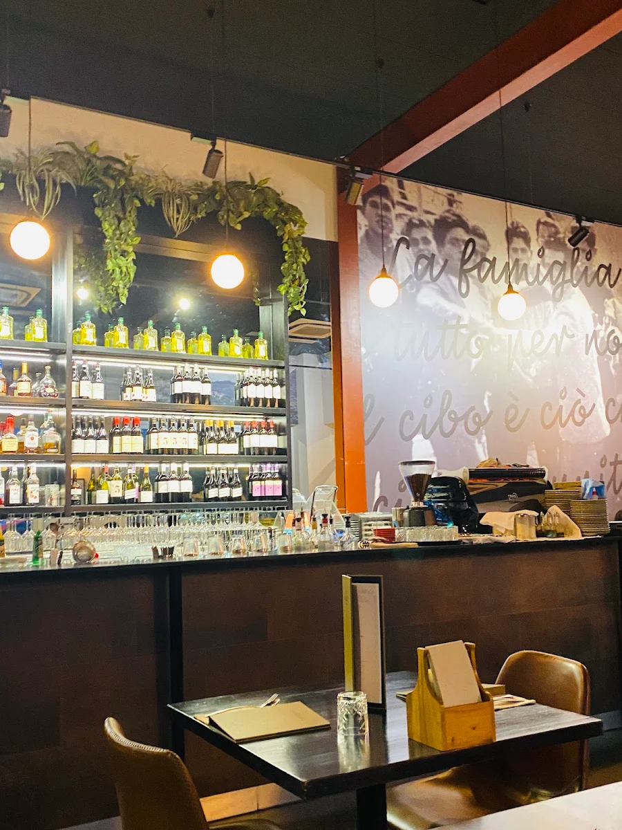 Vibe, Locale Mio