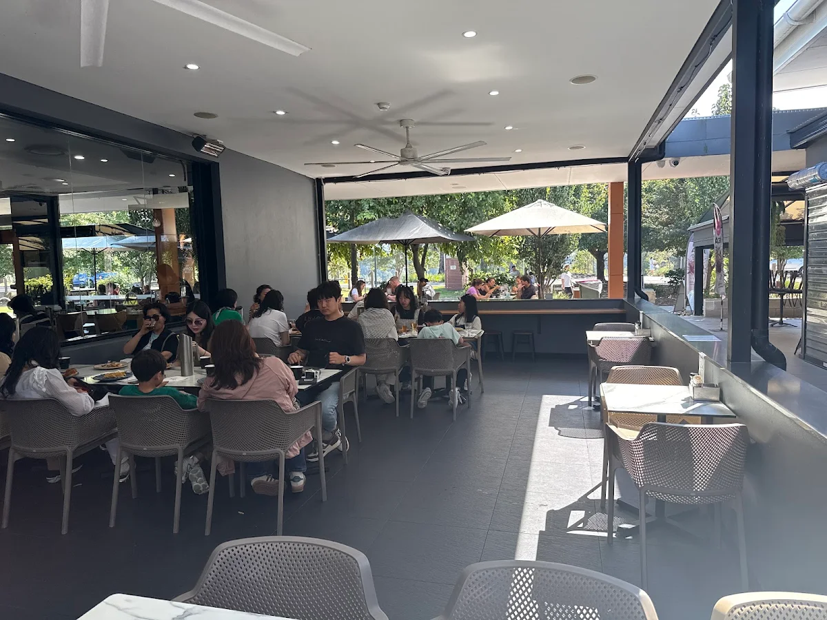 Vibe, The Coffee Club Café - Nepean River