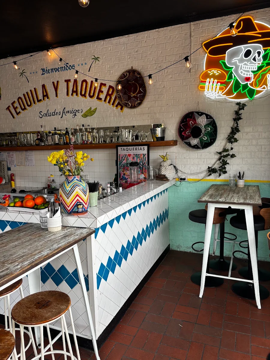 Vibe, Los Fridays Cocina