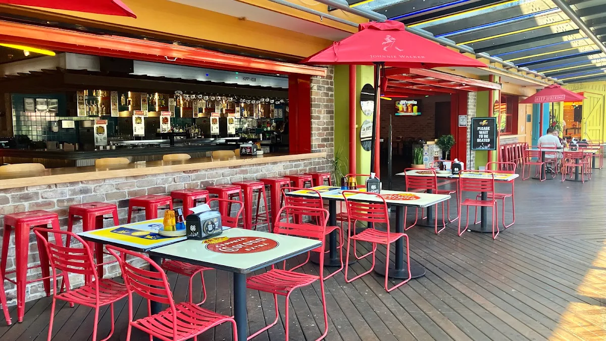 Vibe, El Camino Cantina