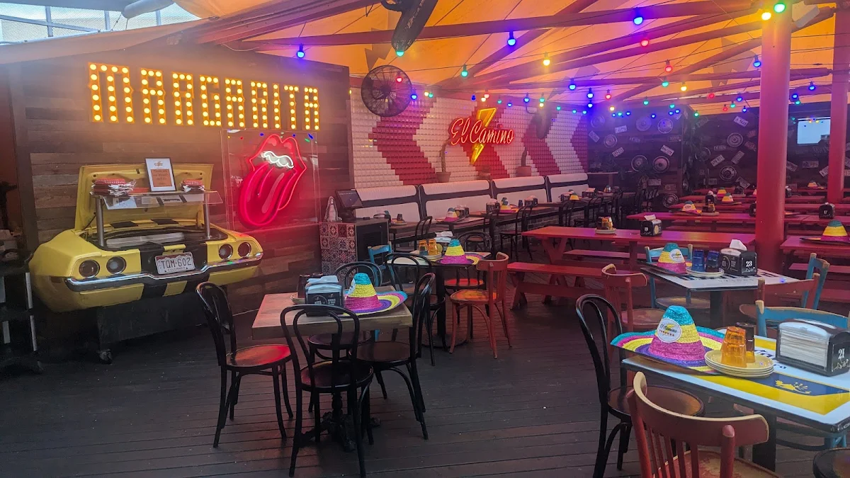 Vibe, El Camino Cantina