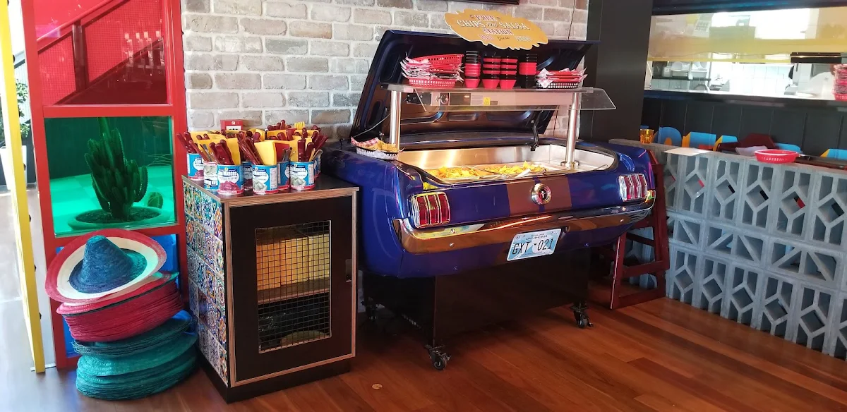 Vibe, El Camino Cantina