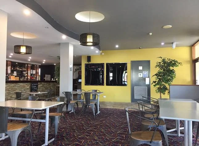Vibe, Royal George Hotel