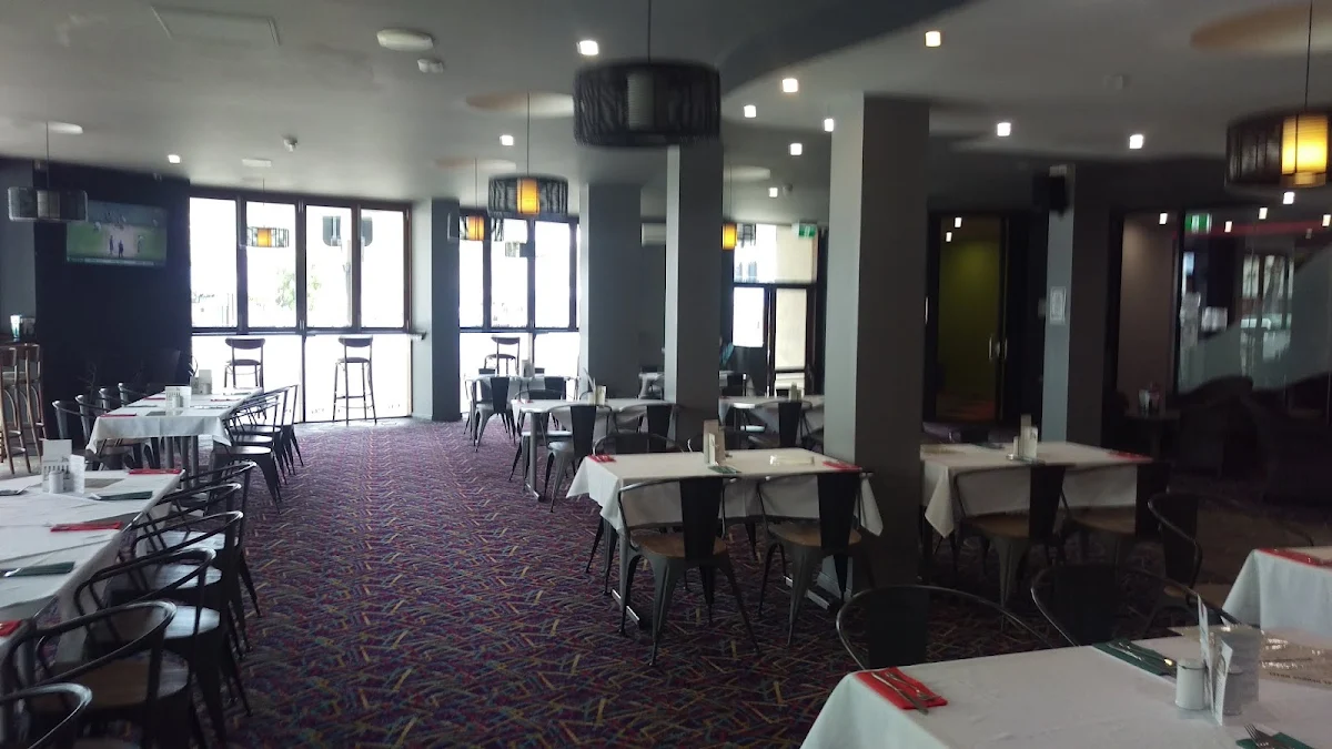 Vibe, Royal George Hotel