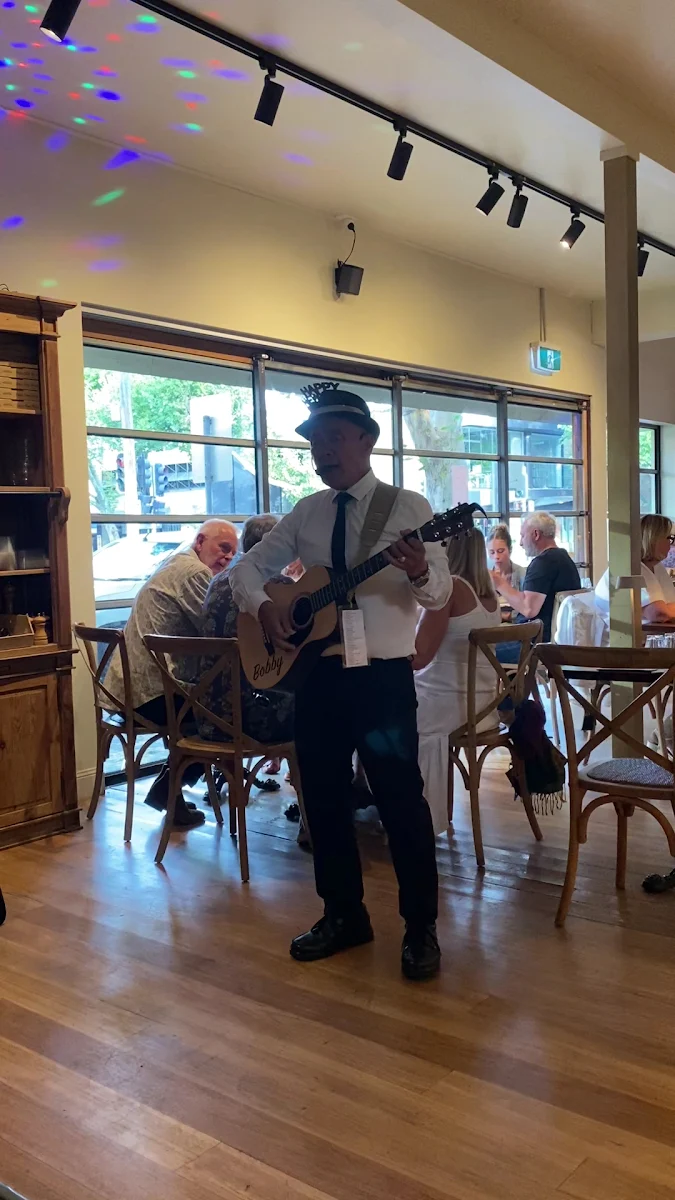 Vibe, Emilio’s Ristorante The Junction