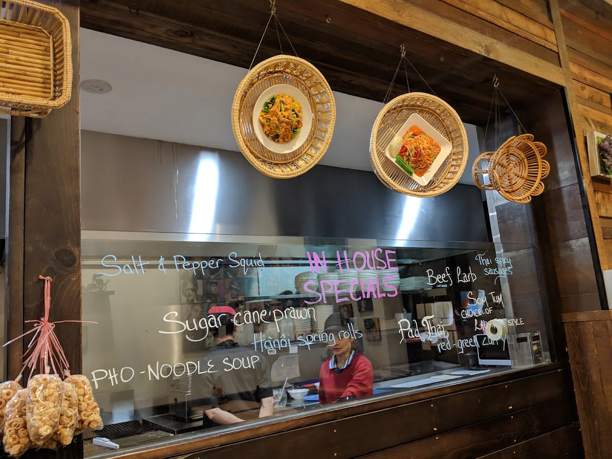 Vibe, Lucky Thai & Lao Restaurant