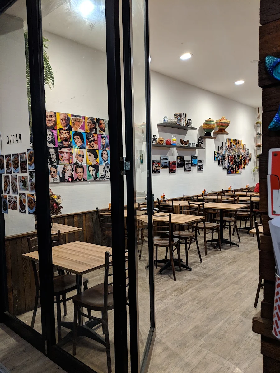 Vibe, Lucky Thai & Lao Restaurant