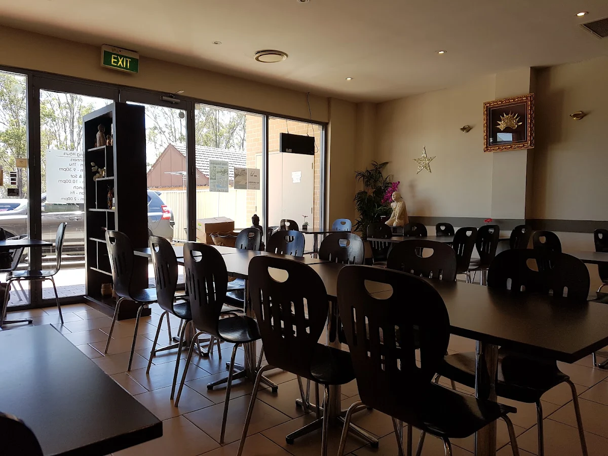Vibe, Lucky Thai & Lao Restaurant