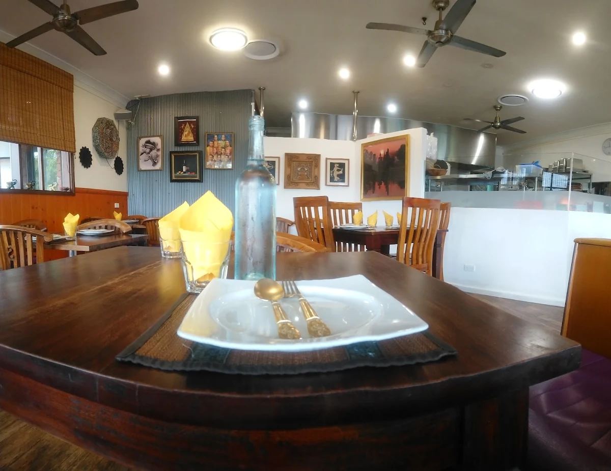 Vibe, Sukhothai Maleny