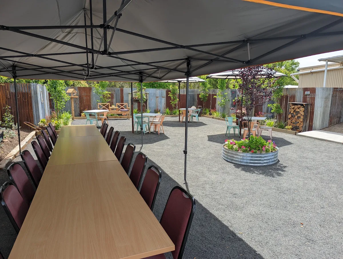 Vibe, Rosewood Rail Trail Accommodation and Cafe