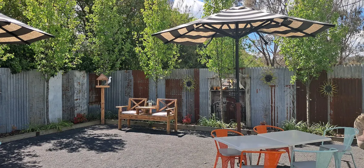 Vibe, Rosewood Rail Trail Accommodation and Cafe