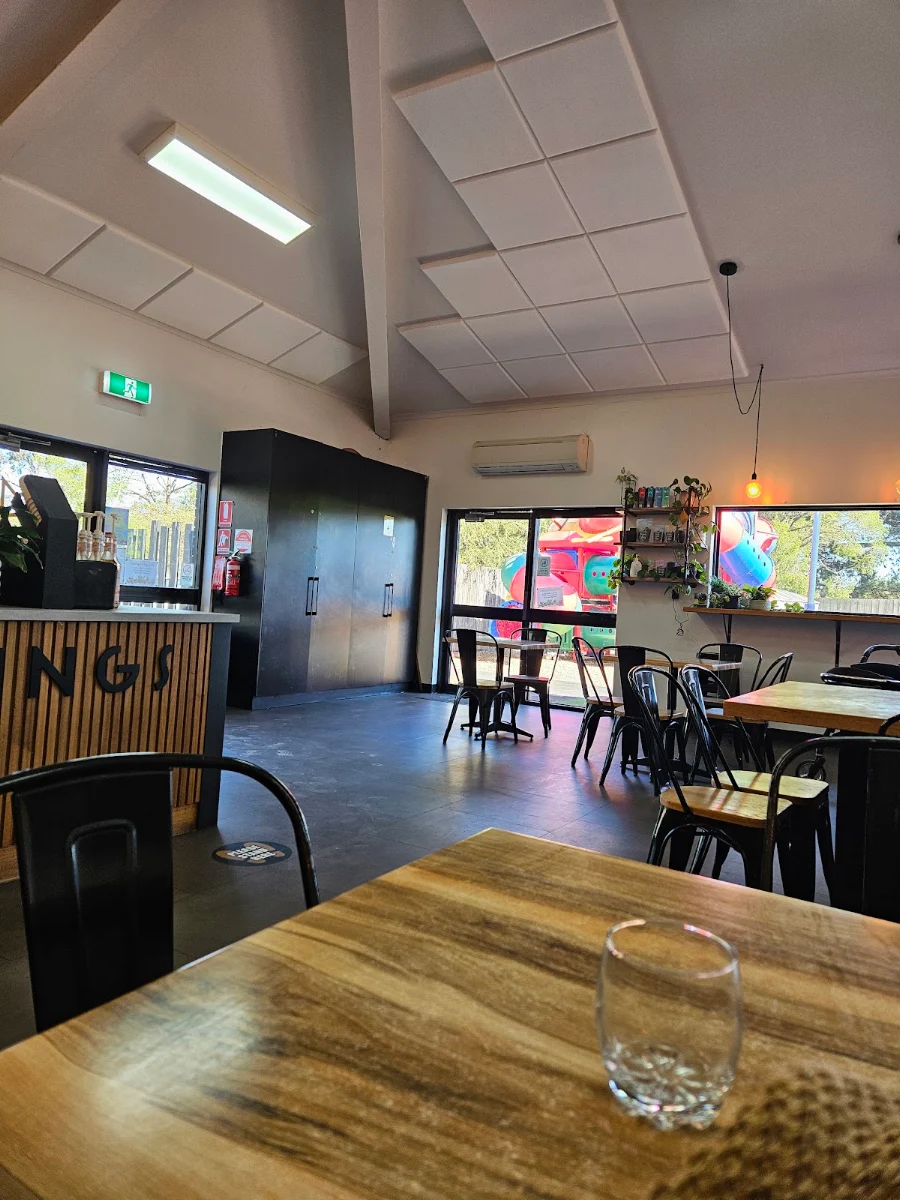 Vibe, Kings Cafe