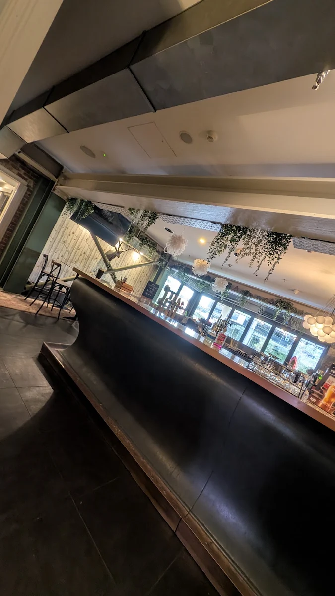 Vibe, The Terrace Hotel Restaurant