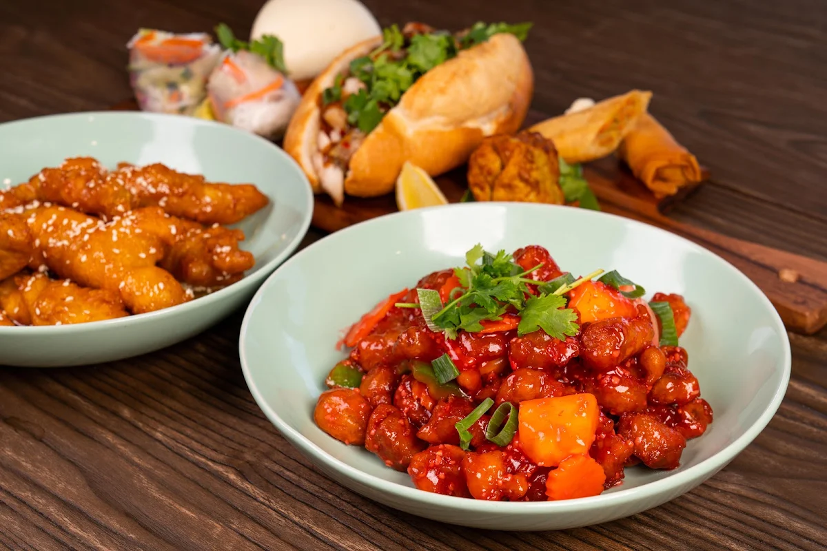 Food & drink, Bami Colonnades
