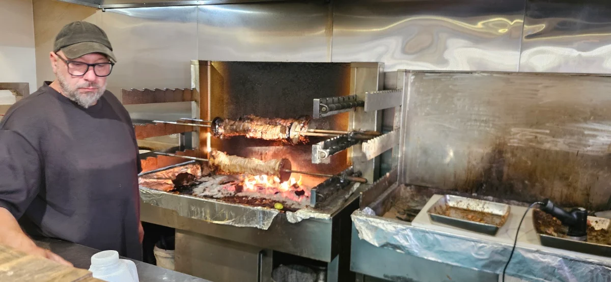 Vibe, Pappous Souvlaki