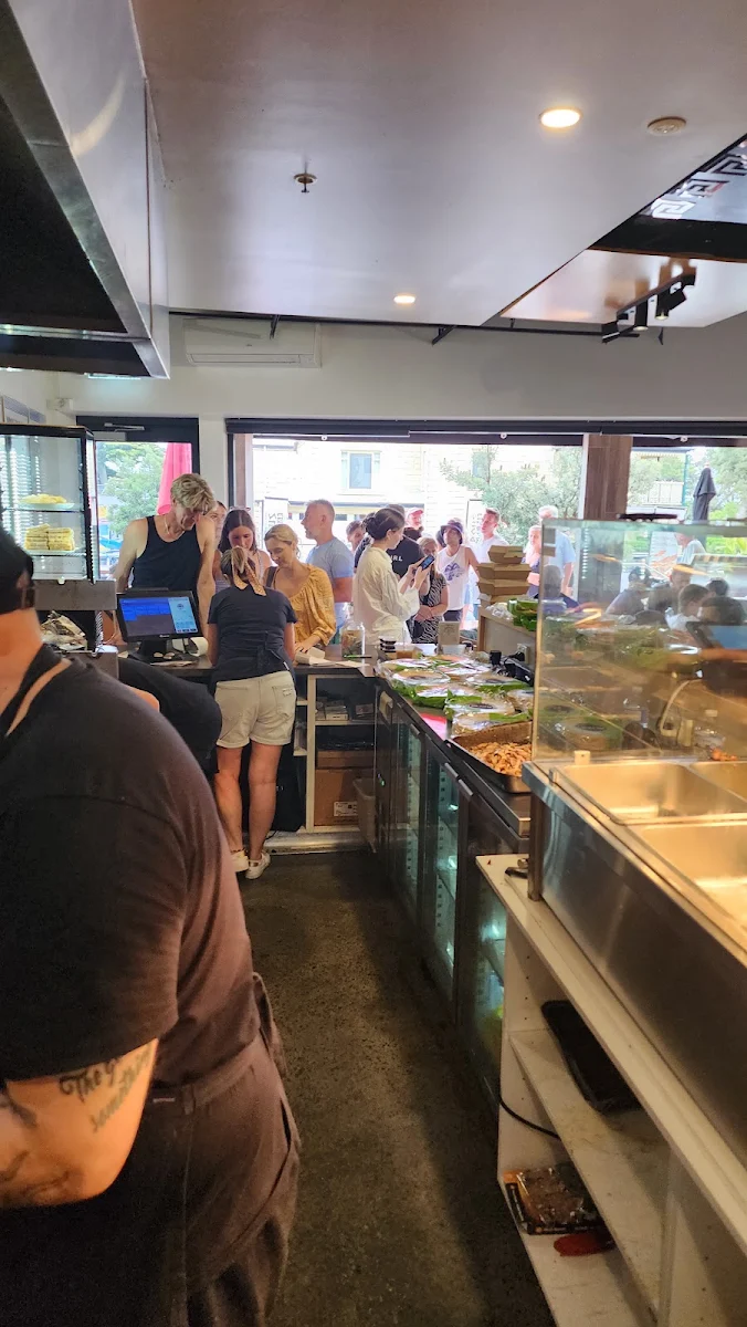 Vibe, Pappous Souvlaki