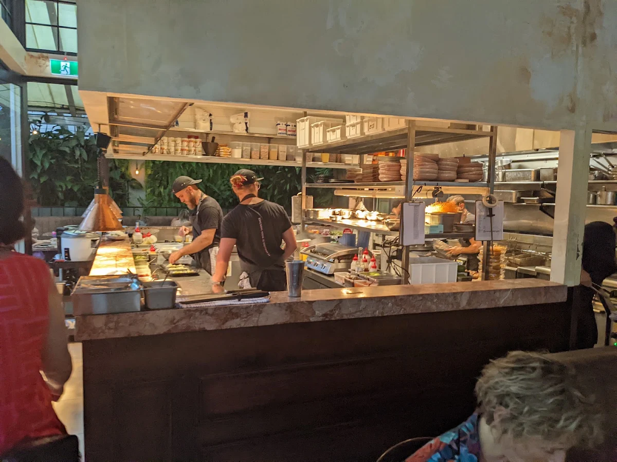 Vibe, Bang Bang Noosa