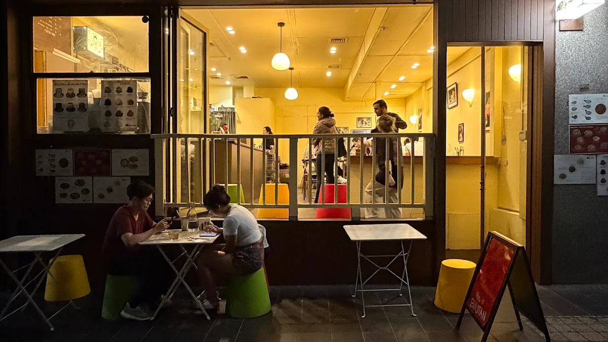 Vibe, Apas Canteen