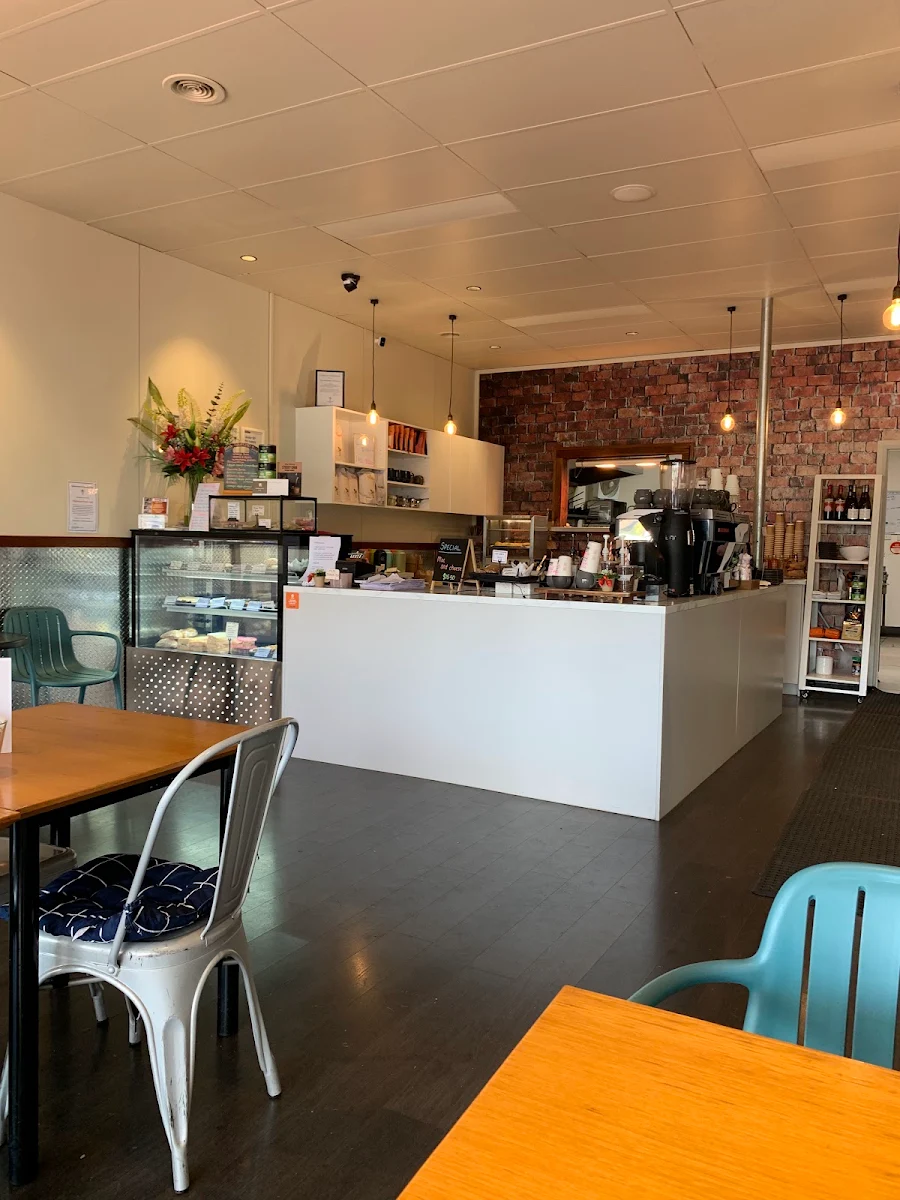 Vibe, Platinum Brew Cafe