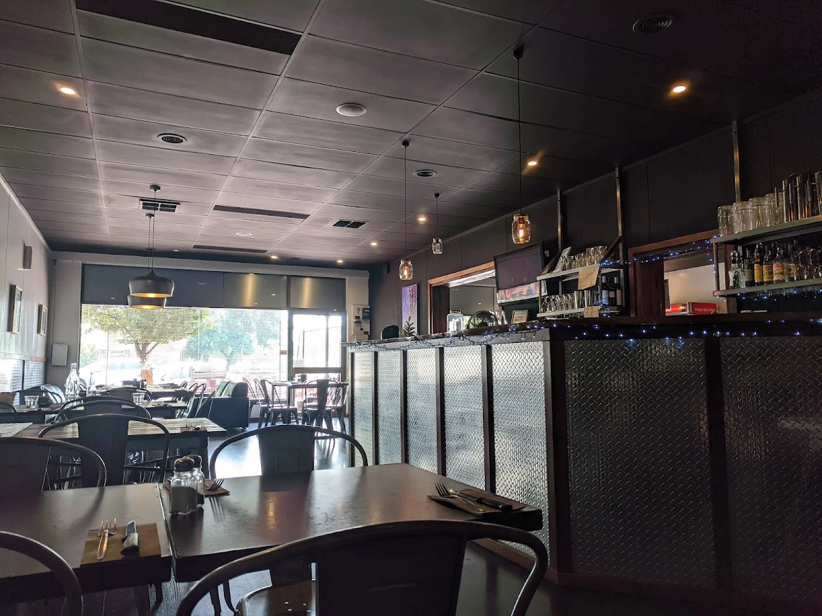 Vibe, Platinum Brew Cafe