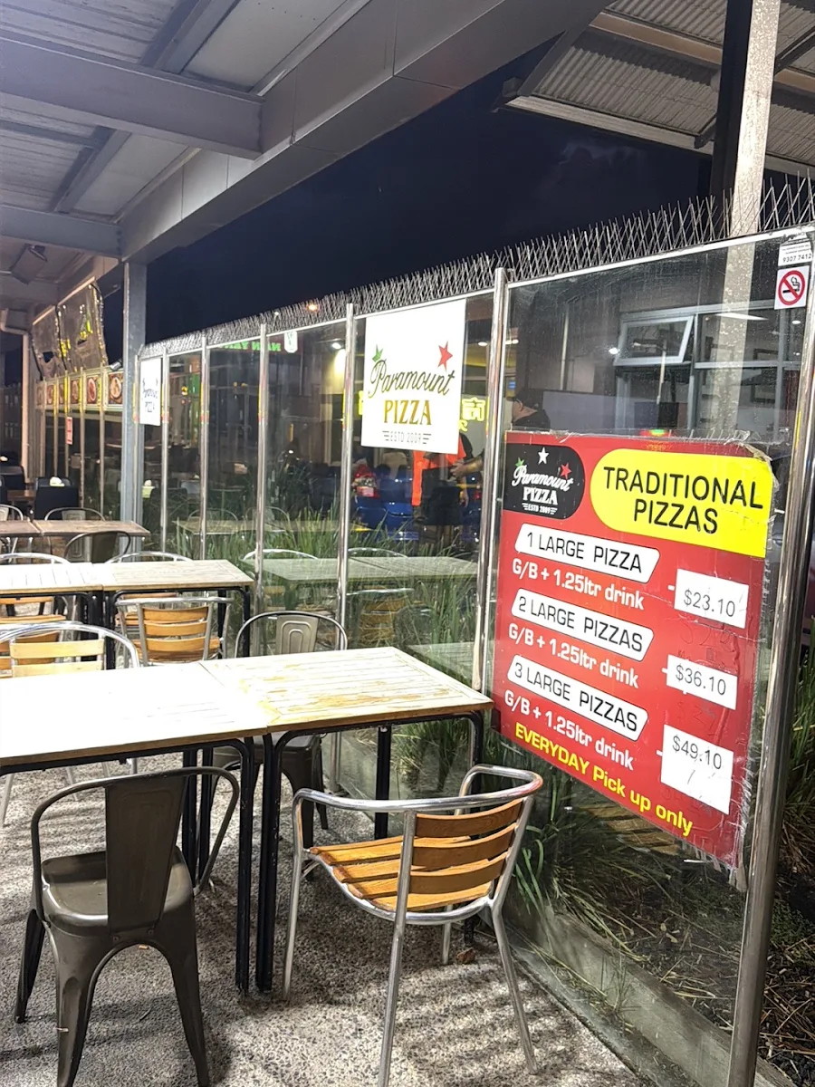 Menu, Paramount Pizza