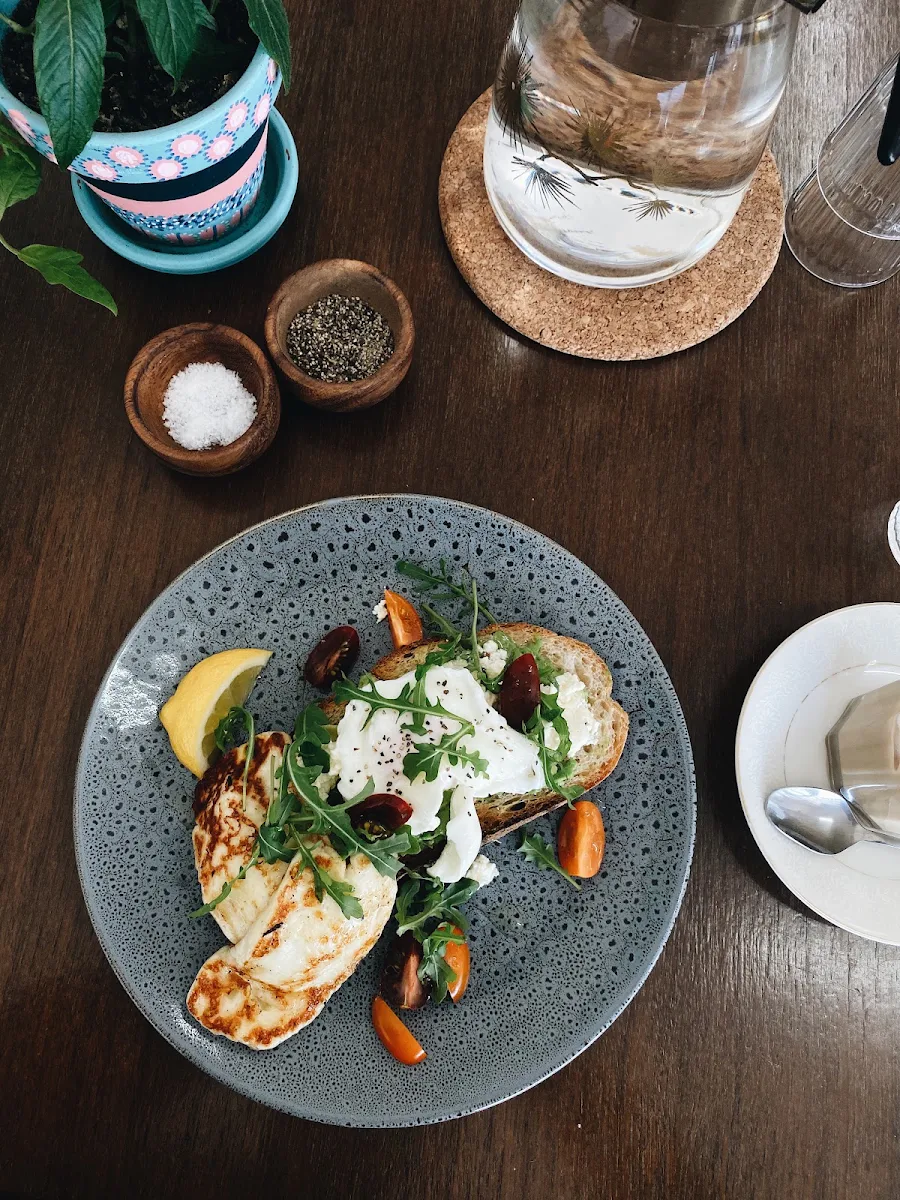 Food & drink, Lampshade Cafe