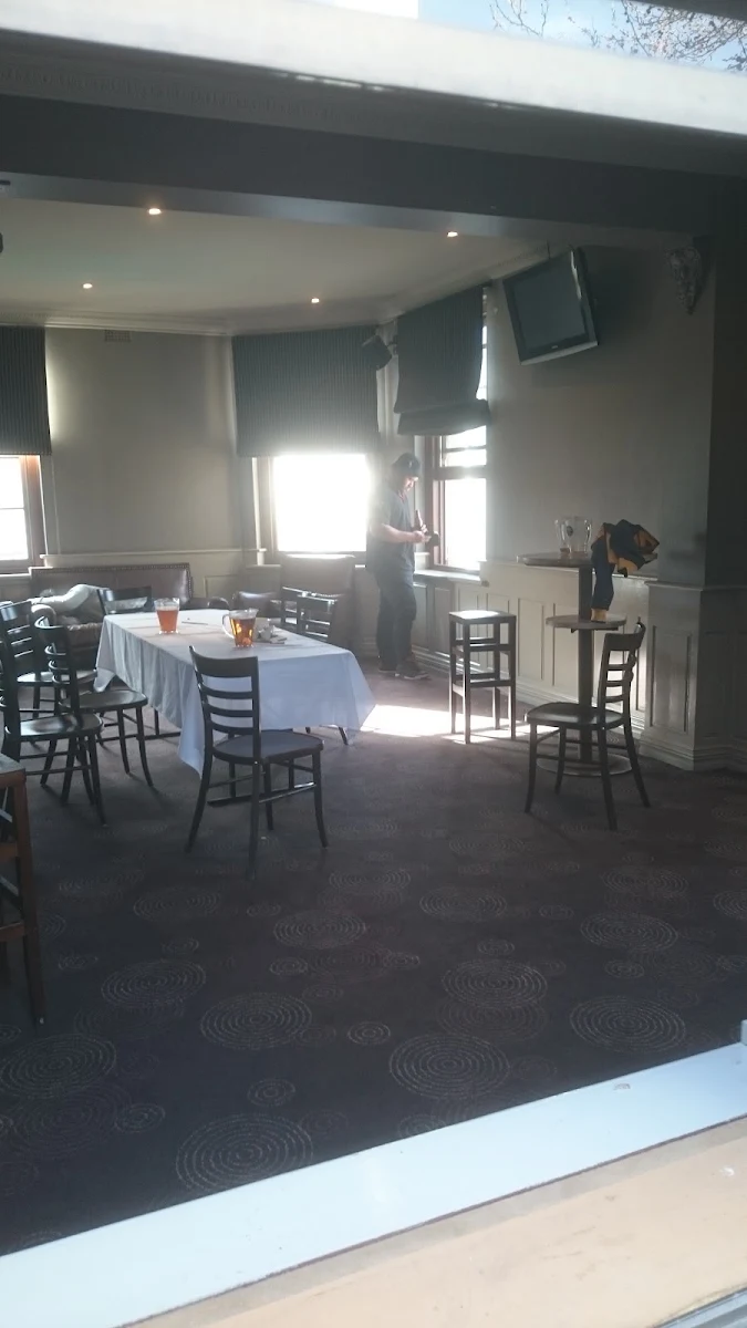 Vibe, Limerick Arms Hotel