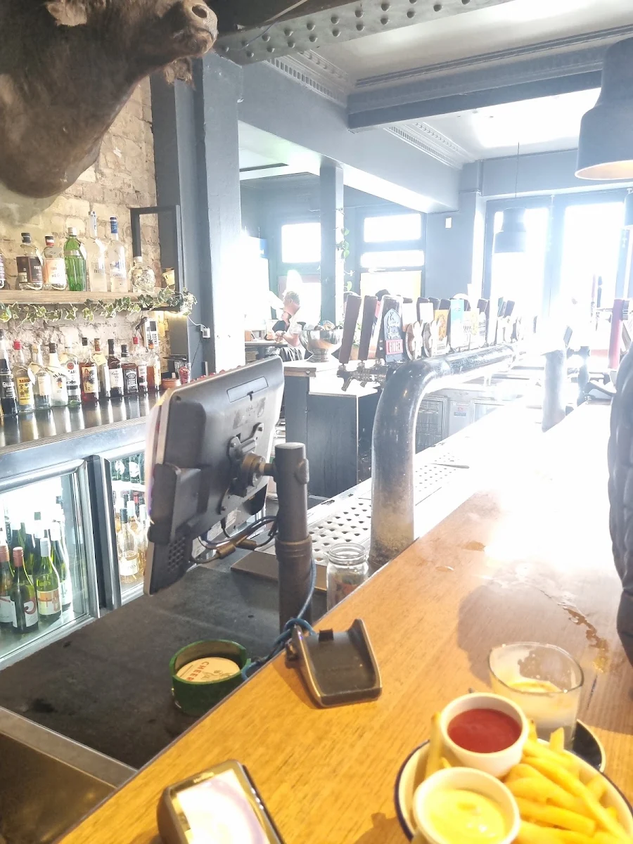 Vibe, Limerick Arms Hotel