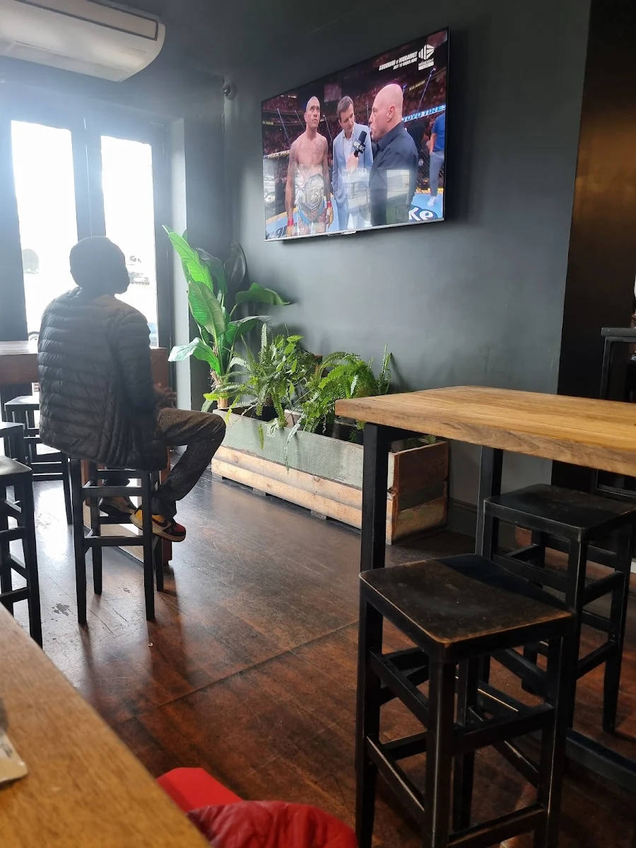 Vibe, Limerick Arms Hotel