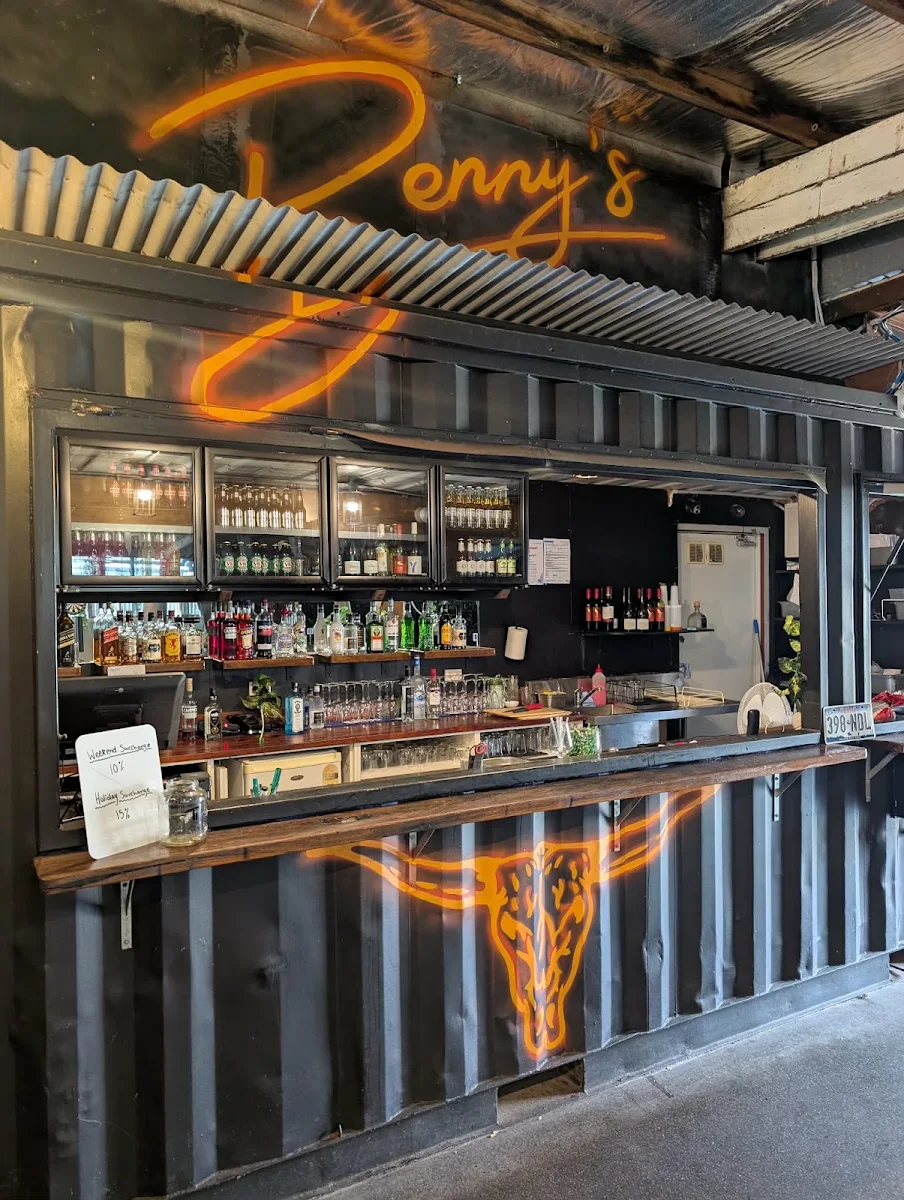 Vibe, Benny's Smokehouse Bar & Grill - Rye