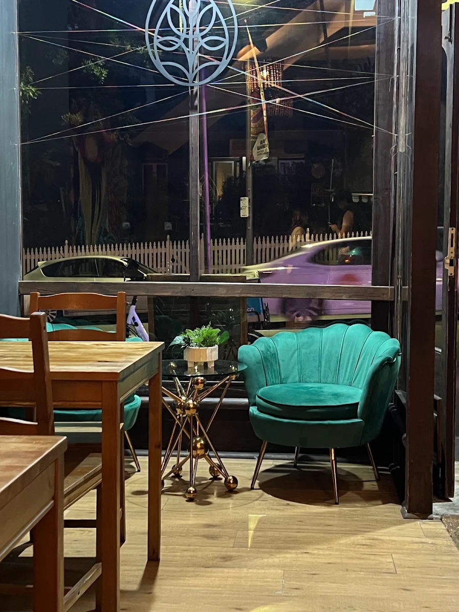 Vibe, Ayahuasca Restaurant