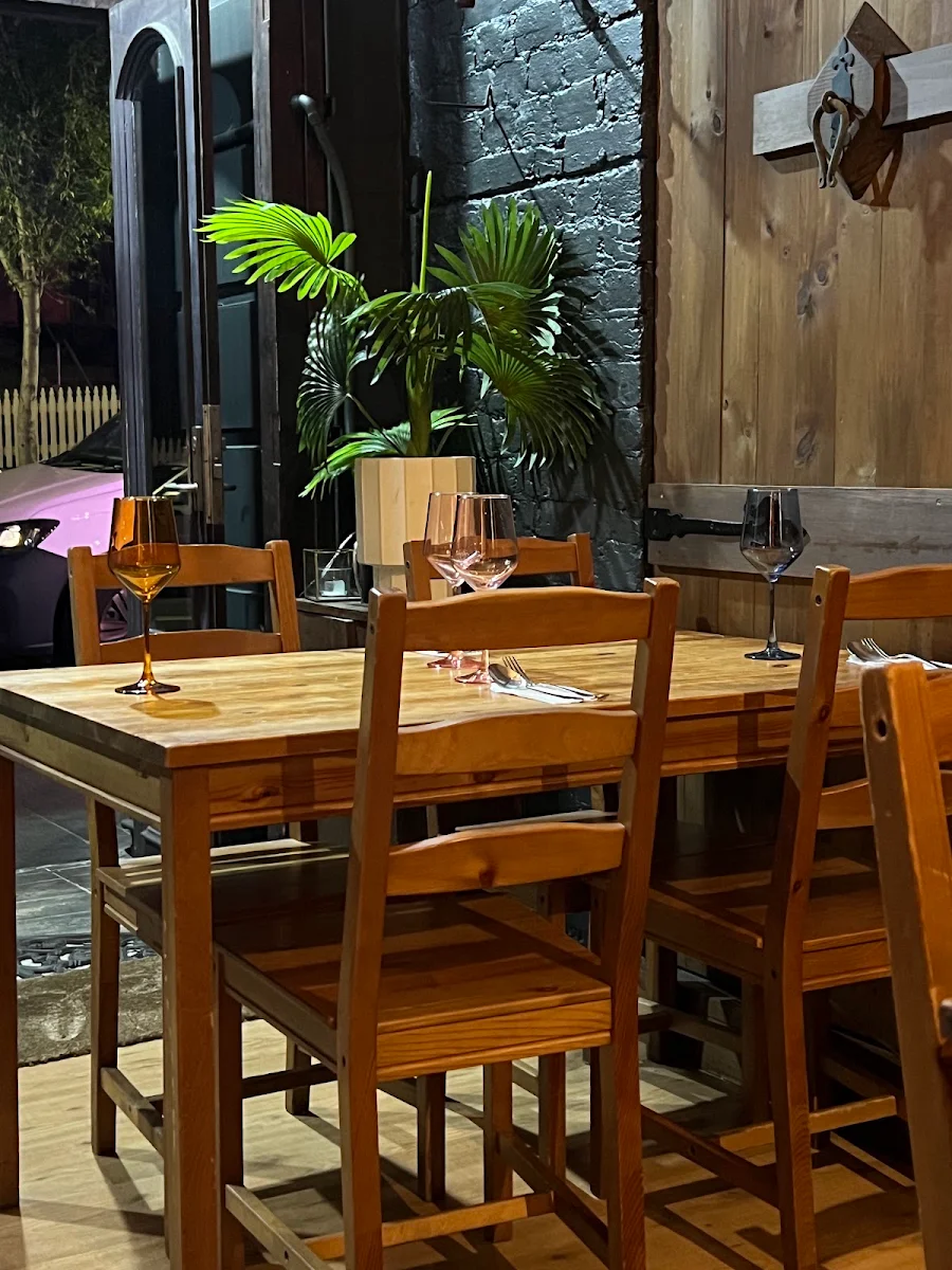 Vibe, Ayahuasca Restaurant