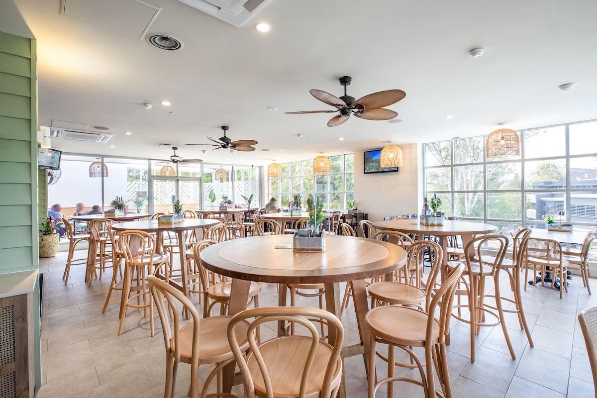 Vibe, Commercial Hotel