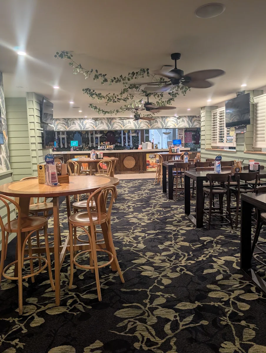 Vibe, Commercial Hotel