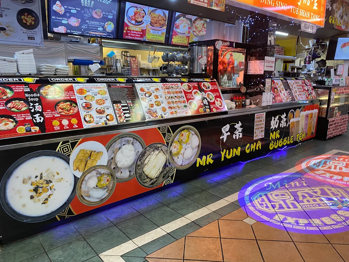 Vibe, Morty's Food Court