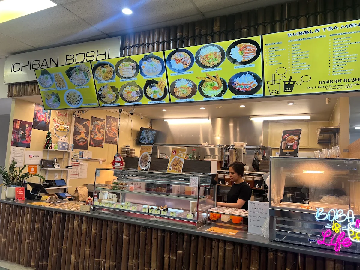 Vibe, Morty's Food Court