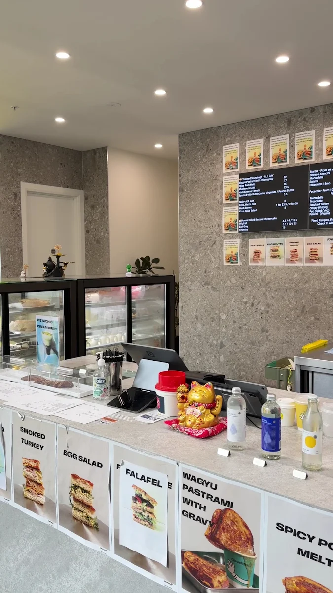 Vibe, Good Boys Deli
