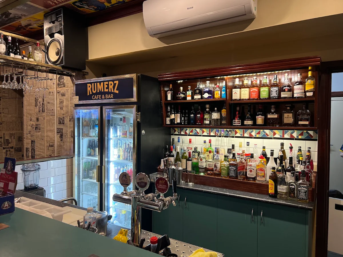 Vibe, Rumerz Bar