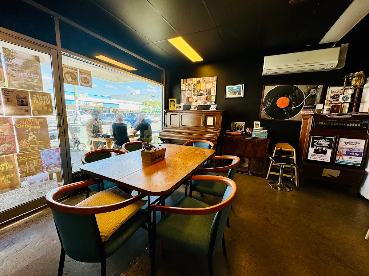 Vibe, Zabé Espresso Bar