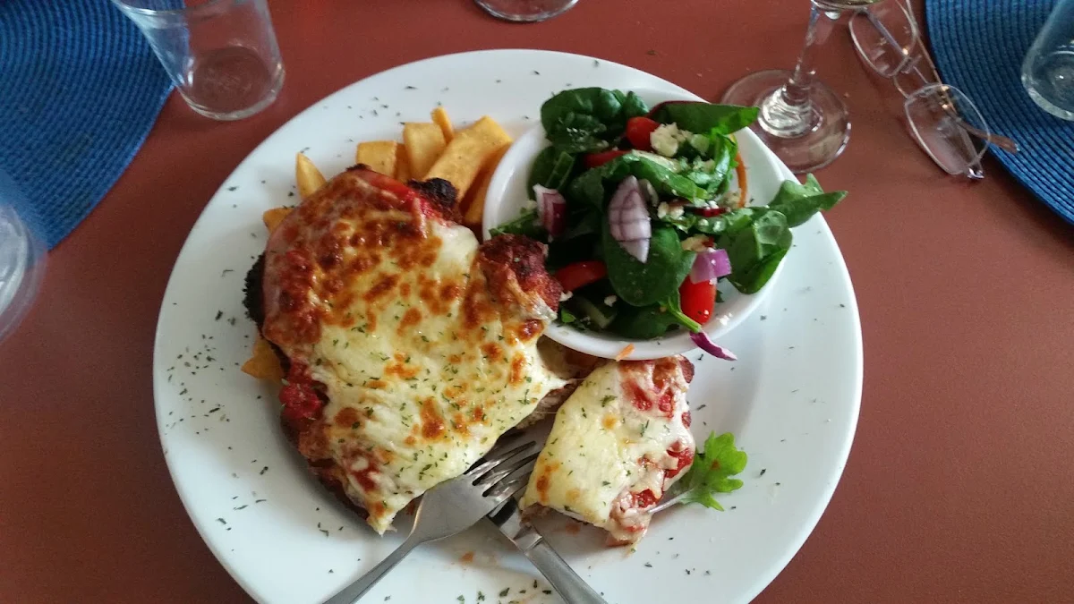 Food & drink, Gordon Hotel & Bottle Shop, Gordon VIC