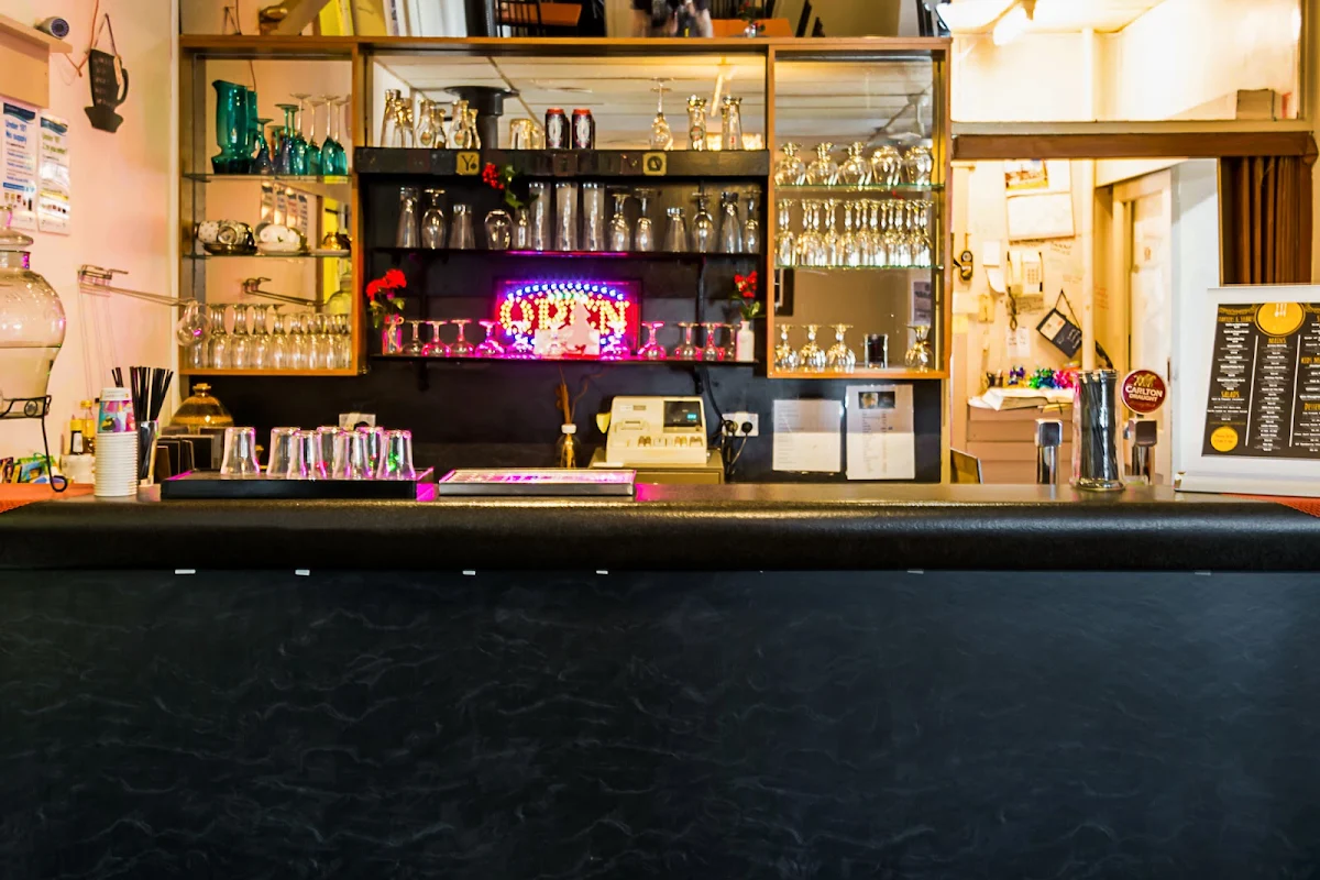 Vibe, Gordon Hotel & Bottle Shop, Gordon VIC