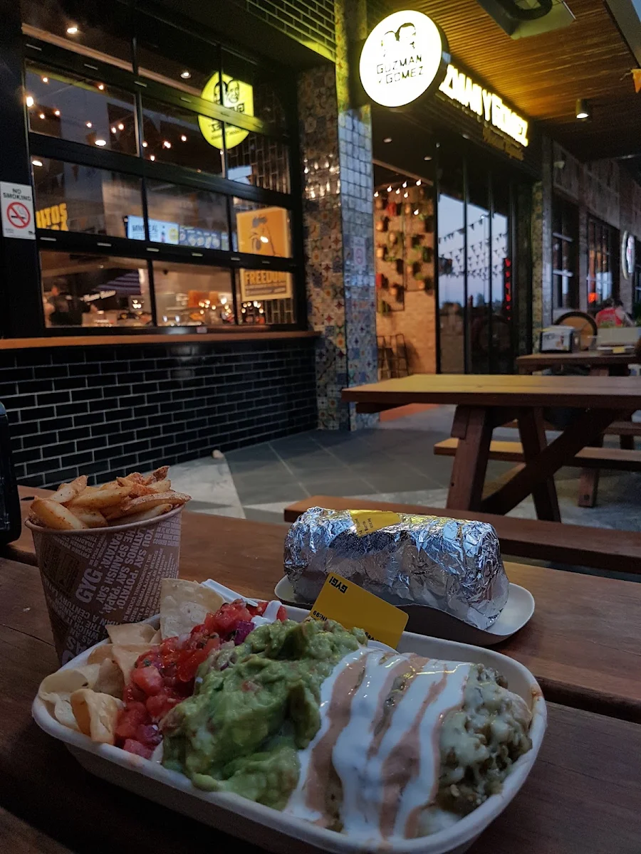 Food & drink, Guzman y Gomez - Werribee