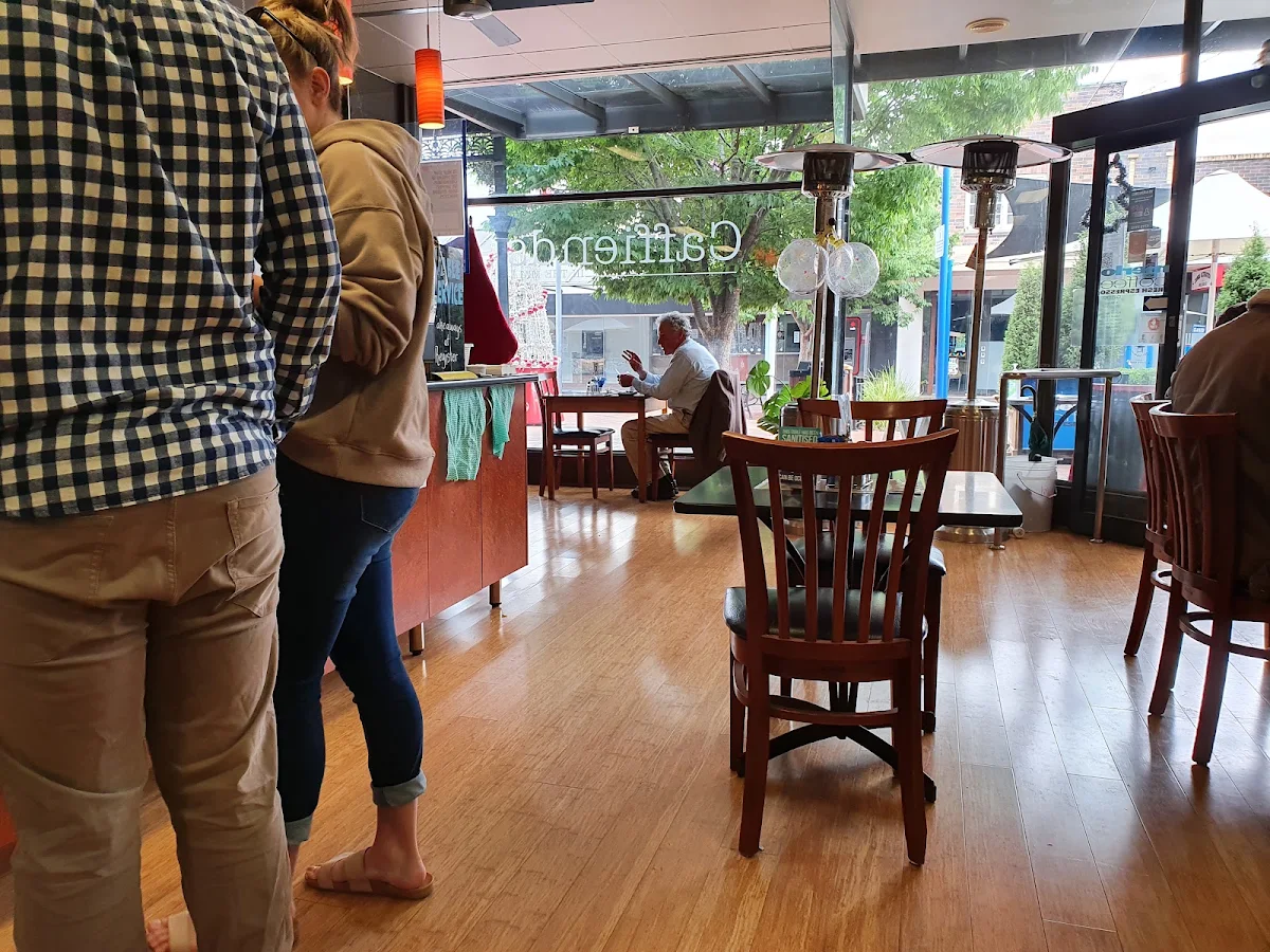Vibe, CAFFIENDS in the mall